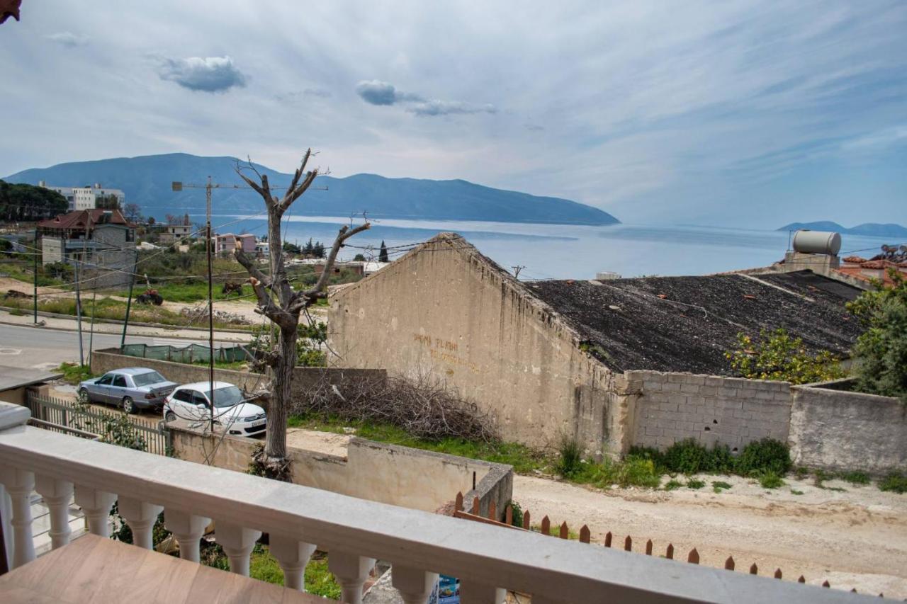 O-cyaneaalb * Vlore