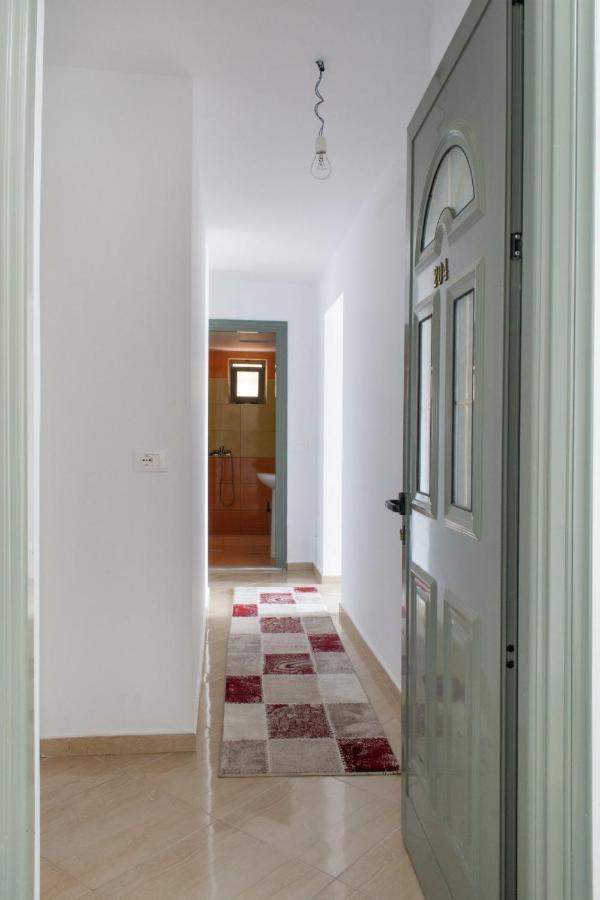 Apartment O-cyaneaalb *
